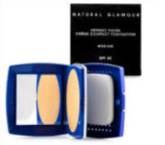 Natural Glamour Cream Compact Foundation Medium